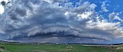 Jarní shelf-cloud 